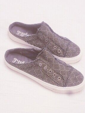 GYPSY JAZZ SLIP-ON SNEAKER